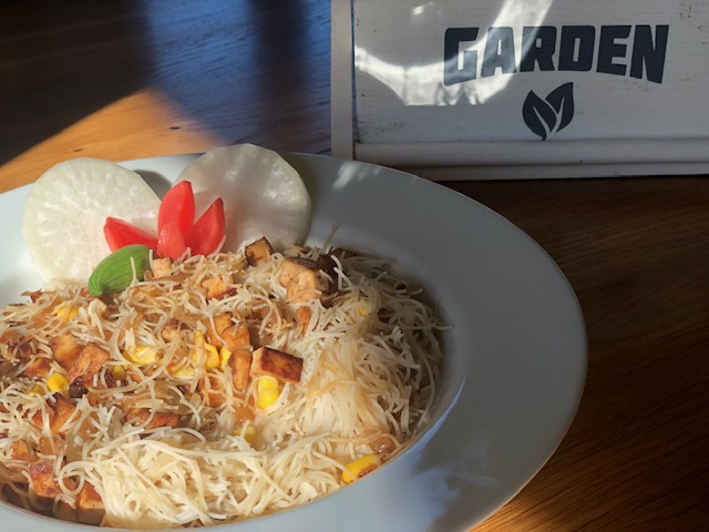 Rýžové nudle s tofu a kukuřicí